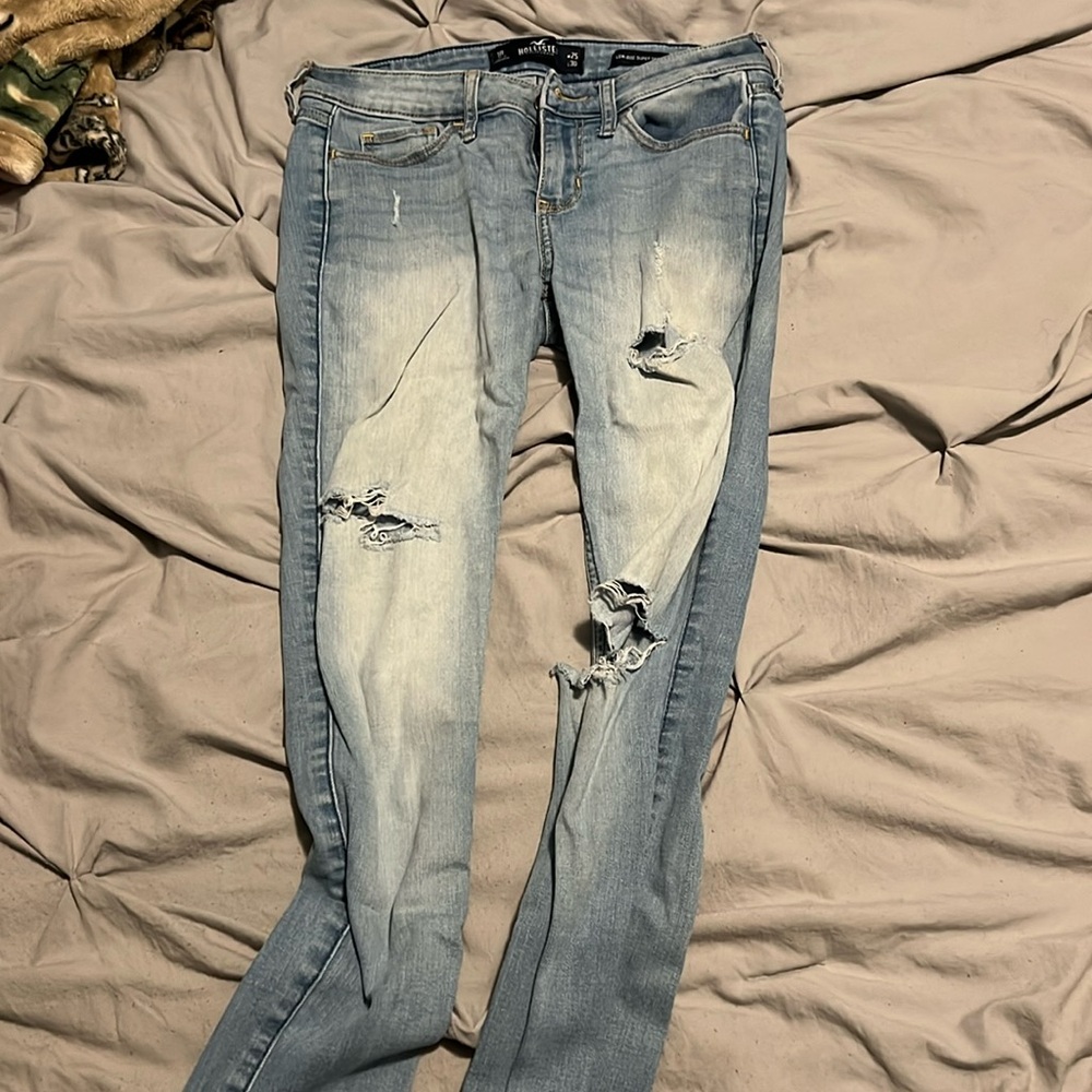 Light wash super skinny ripped jeans 25x30